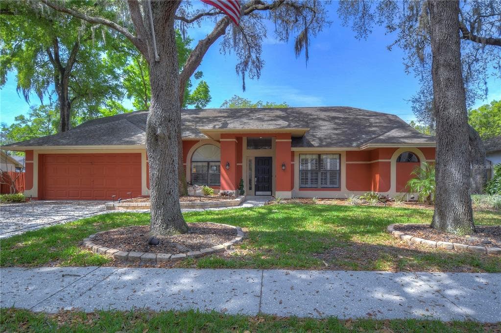 1521 WATERWOOD DRIVE LUTZ, FL 33559