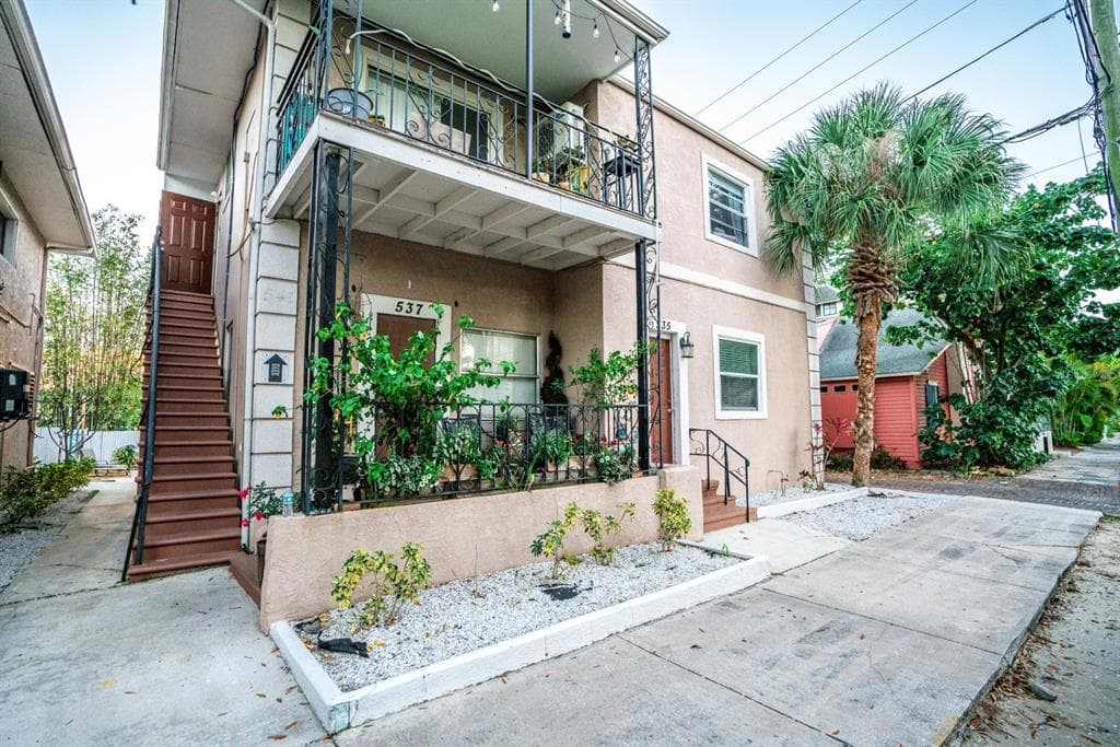 537 2ND STREET N UNIT D ST PETERSBURG, FL 33701