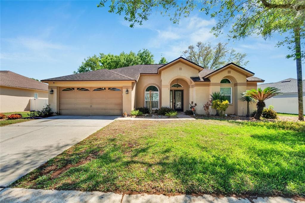 4033 LITHIA RIDGE BOULEVARD VALRICO, FL 33596