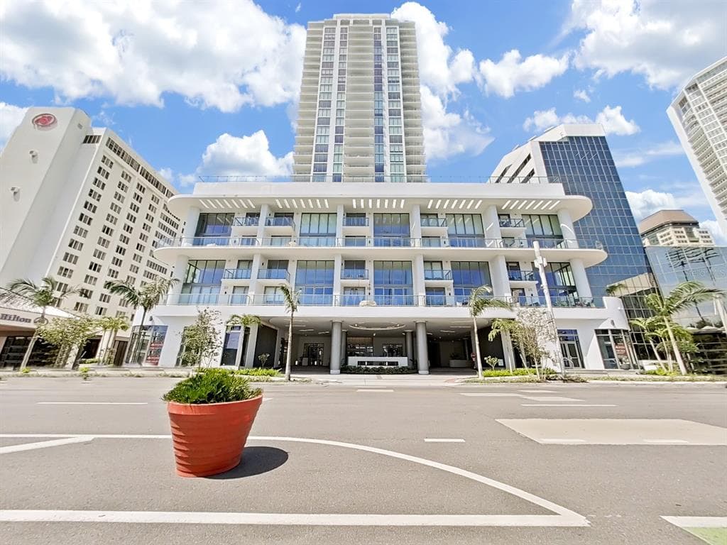 301 1ST STREET S UNIT 3302