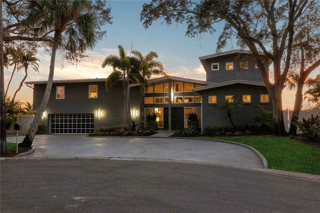2100 PELHAM ROAD N ST PETERSBURG, FL 33710