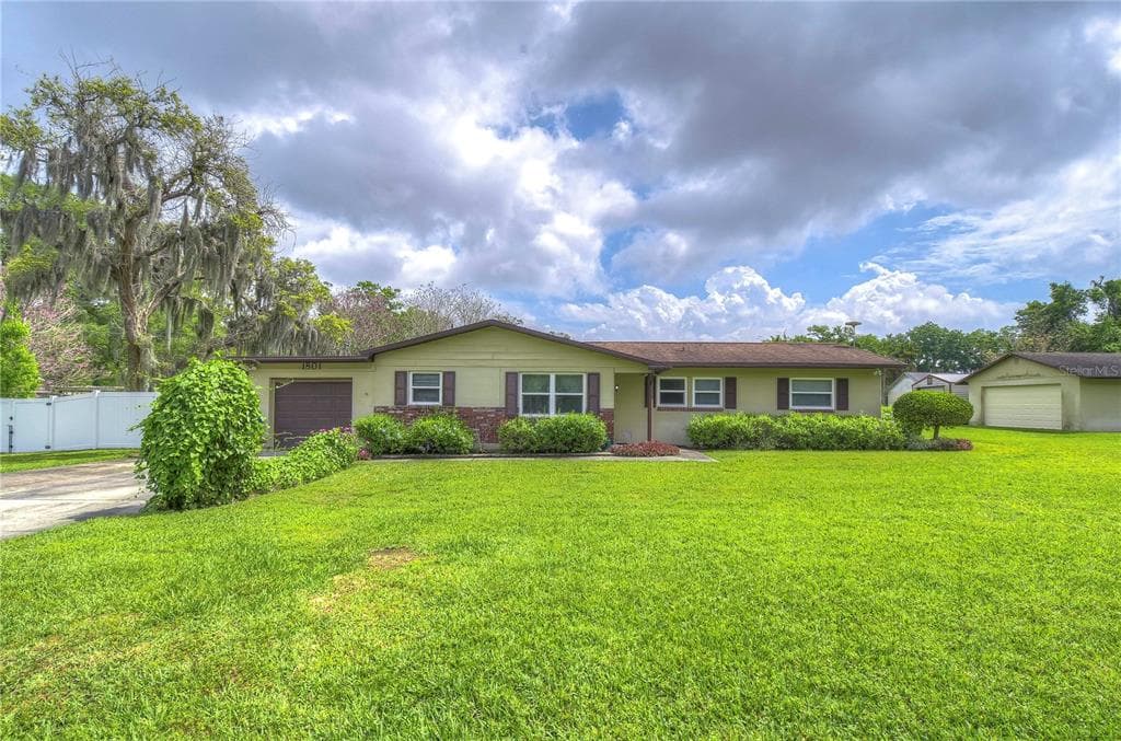 1801 STILLMEADOW DRIVE VALRICO, FL 33596