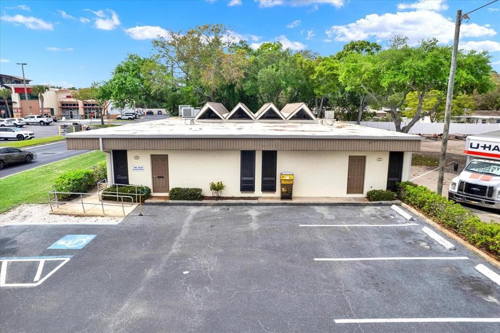 10410 SEMINOLE BOULEVARD SEMINOLE, FL 33778