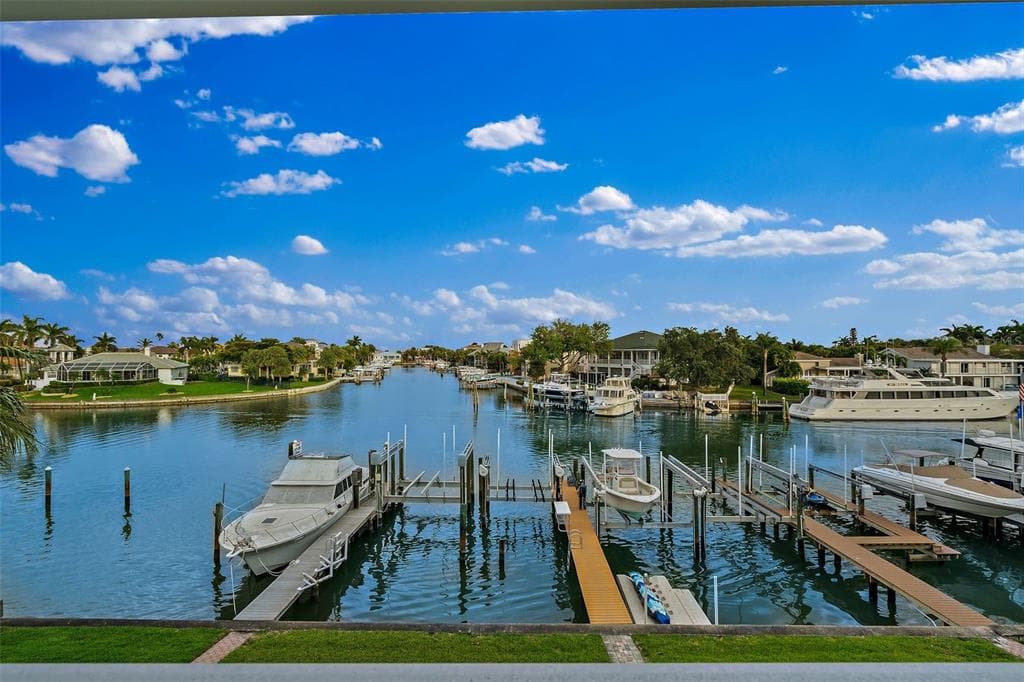 737 PINELLAS BAYWAY S UNIT 103 TIERRA VERDE, FL 33715