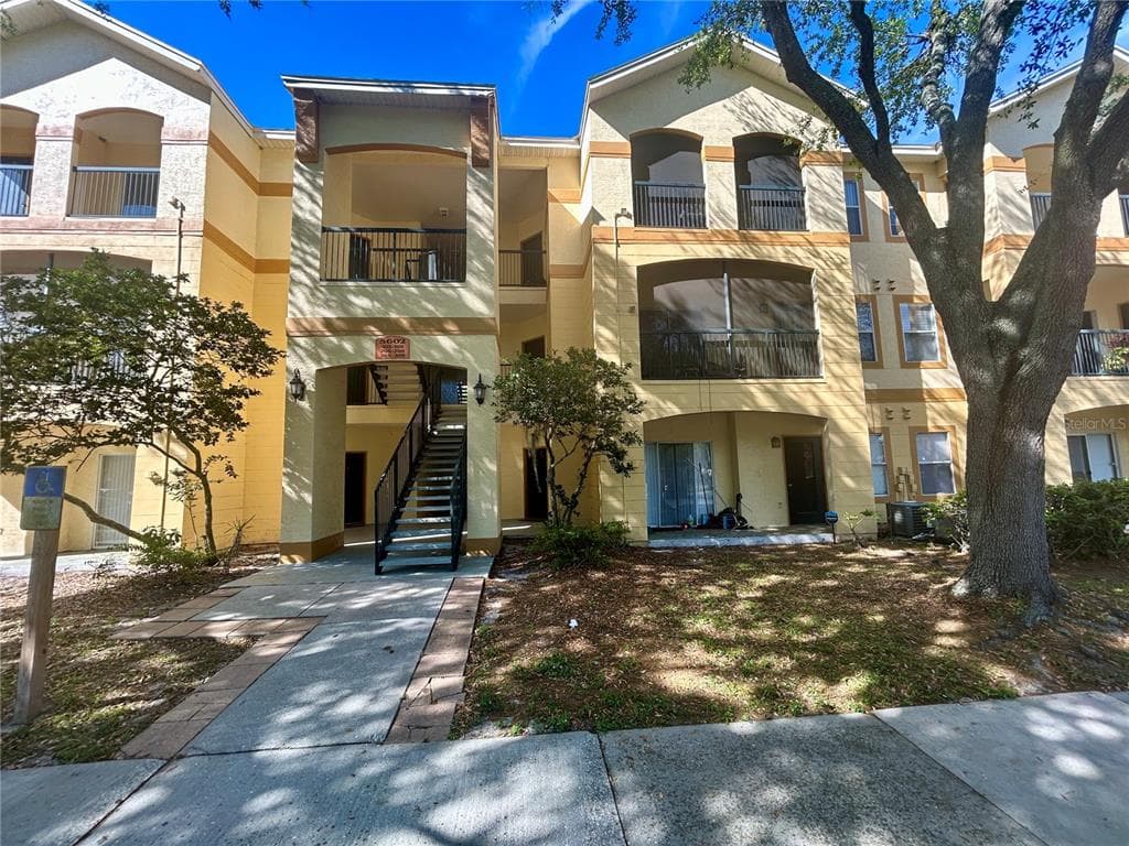 5602 PINNACLE HEIGHTS CIRCLE UNIT 105 TAMPA, FL 33624
