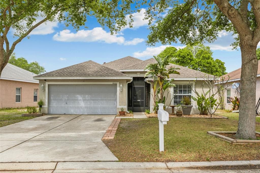 9620 CYPRESS HARBOR DRIVE GIBSONTON, FL 33534