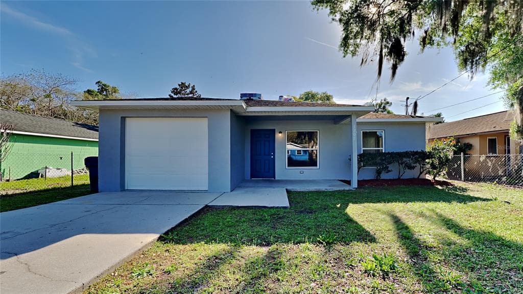 1207 S DELAWARE AVENUE DELAND, FL 32720