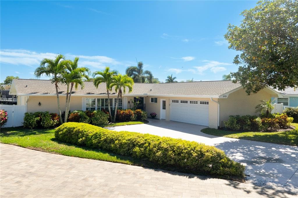 3970 MCKAY CREEK DRIVE LARGO, FL 33770
