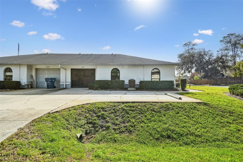 23231 CLUB VILLAS DRIVE LAND O LAKES, FL 34639