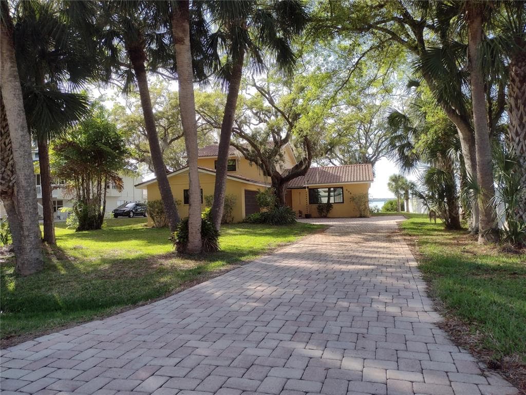 608 SHORE DRIVE E