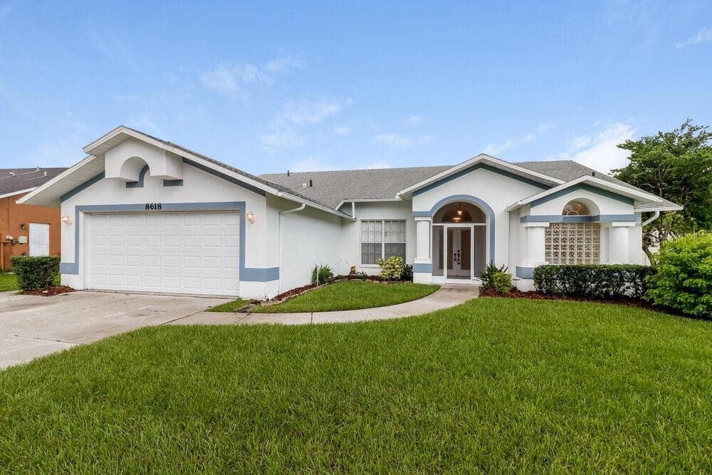 8618 CYPRESS LAKES BOULEVARD NEW PORT RICHEY, FL 34653