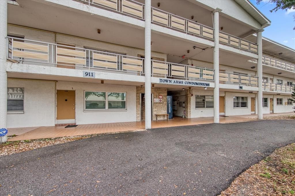 911 WASHINGTON AVENUE UNIT 315 LARGO, FL 33770