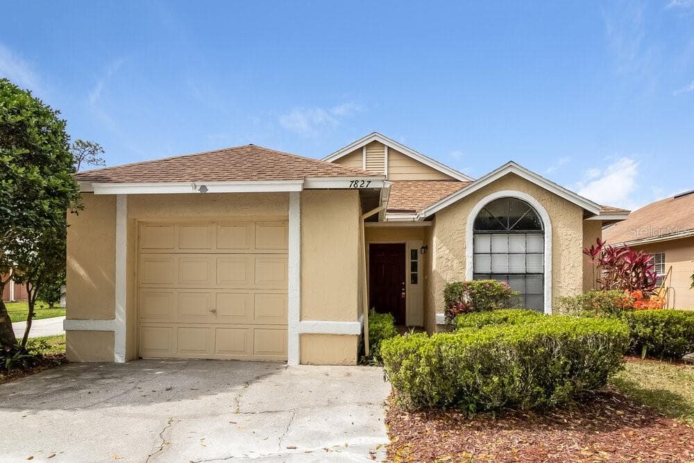 7827 FARNSWORTH COURT ORLANDO, FL 32825