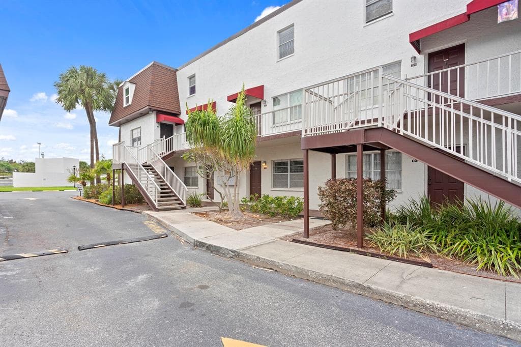 9221 TUDOR DRIVE UNIT A103 TAMPA, FL 33615