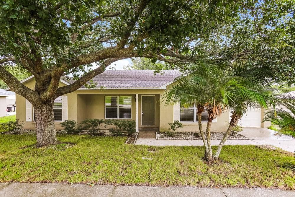 628 BROOKE COURT CLERMONT, FL 34711