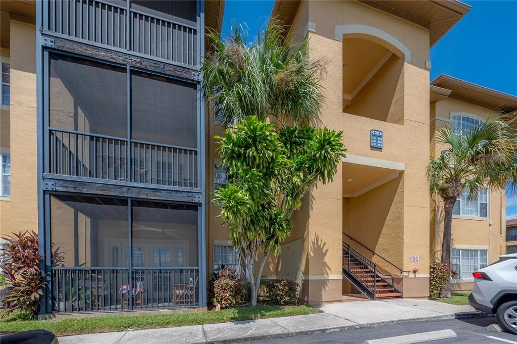 4306 BAYSIDE VILLAGE DRIVE UNIT 204 TAMPA, FL 33615