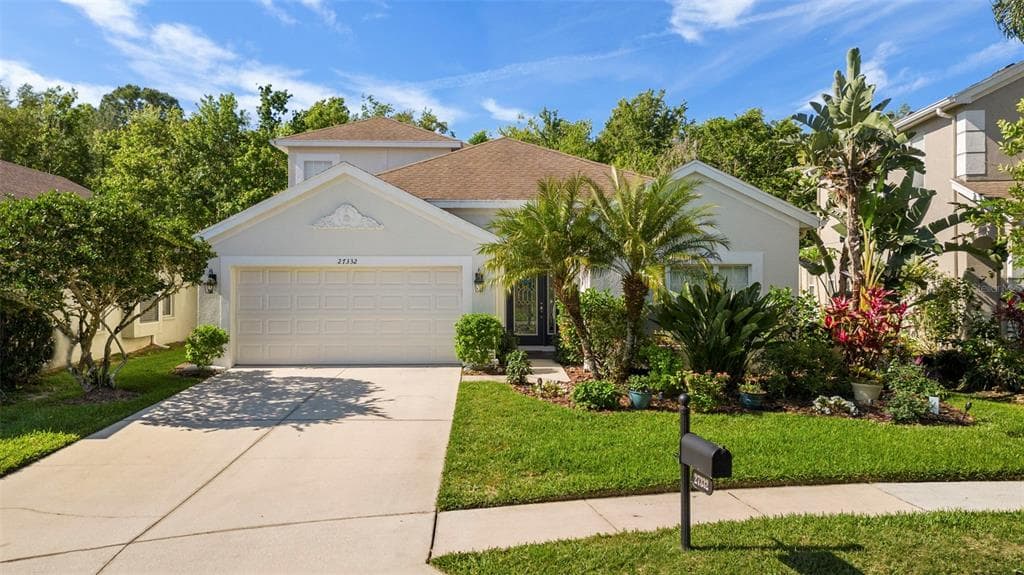 27332 WHISPERING BIRCH WAY WESLEY CHAPEL, FL 33544