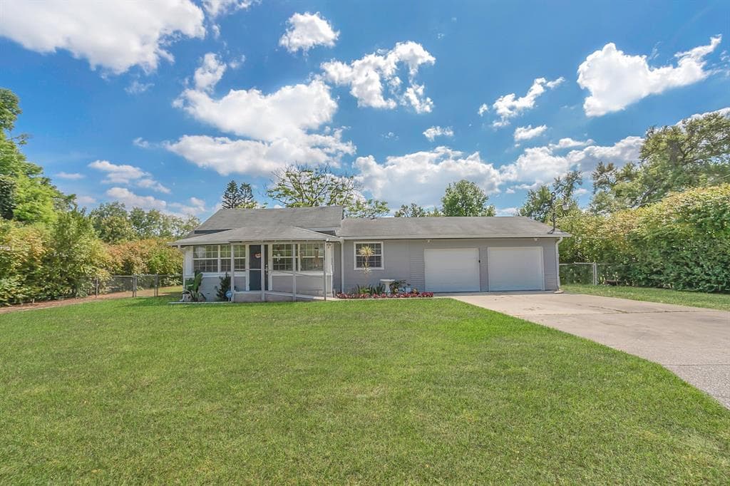 218 LEE AVENUE NE WINTER HAVEN, FL 33881