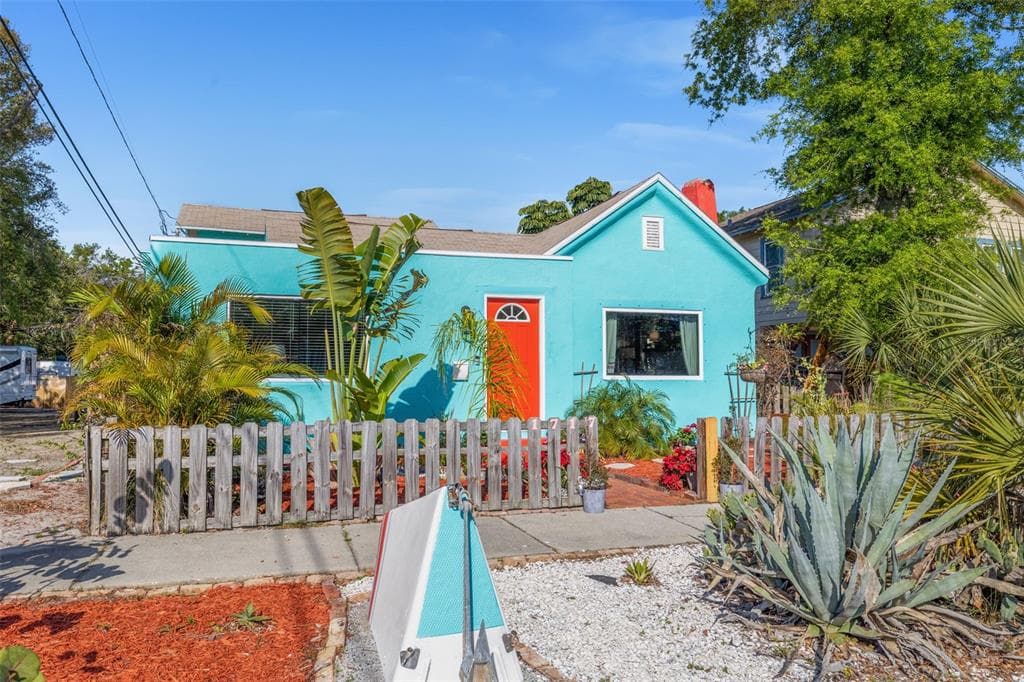 1717 2ND STREET S ST PETERSBURG, FL 33701