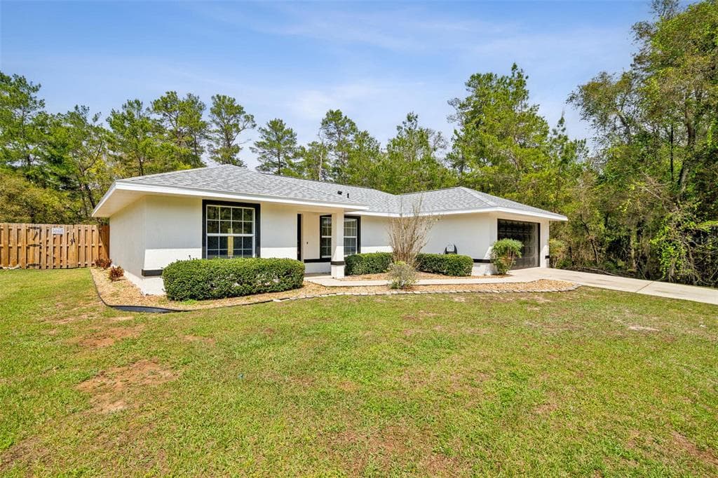 18 SEQUOIA TRAIL TRACE OCKLAWAHA, FL 32179