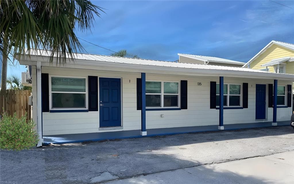 135 90TH AVENUE UNIT 2 TREASURE ISLAND, FL 33706
