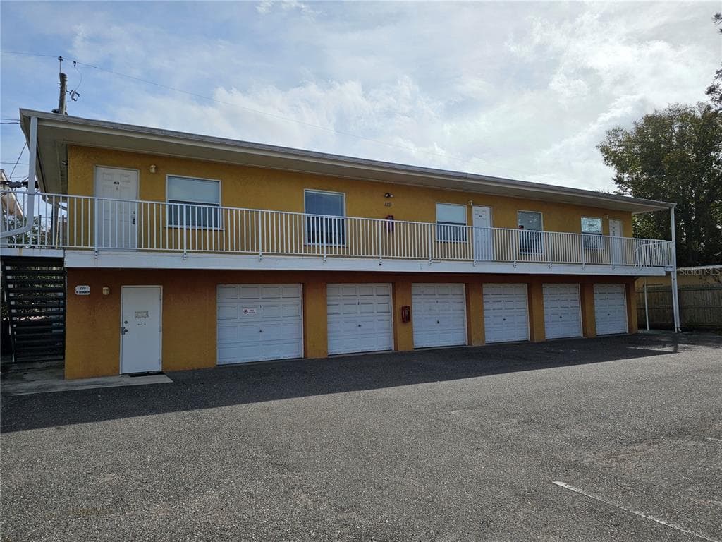 119 EVERGREEN STREET UNIT 201 CLEARWATER, FL 33755