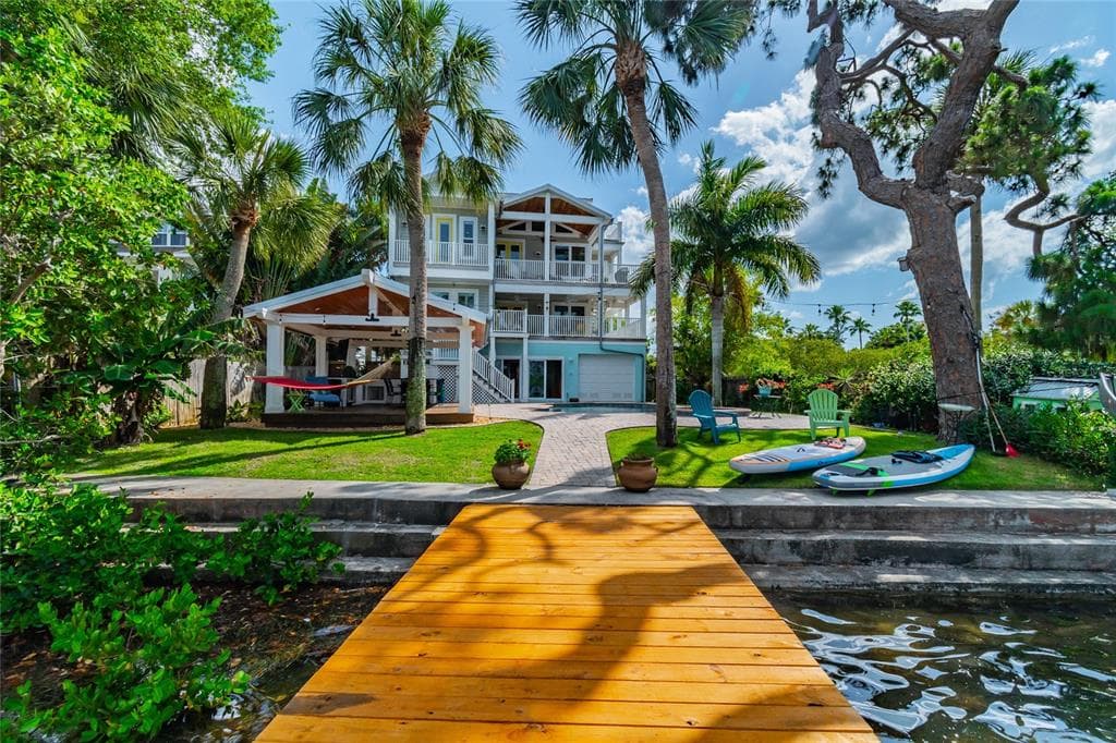 1542 RIVERSIDE DRIVE TARPON SPRINGS, FL 34689