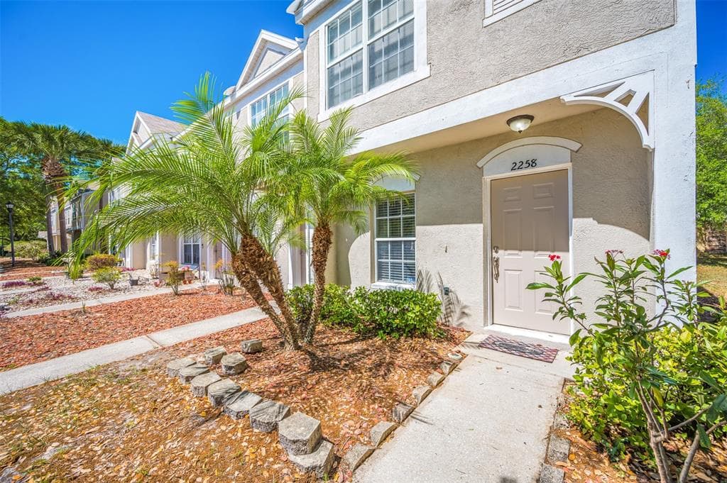 2258 LAKE WOODBERRY CIRCLE UNIT 2258 BRANDON, FL 33510
