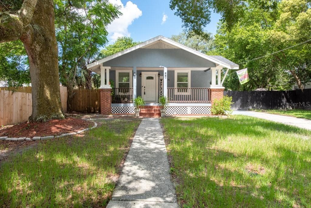 9306 N OAKLEAF AVENUE TAMPA, FL 33612