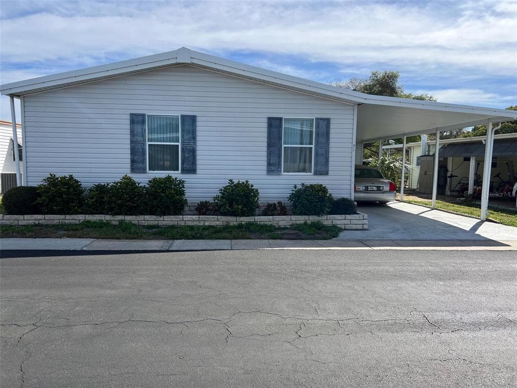 71 THATCH PALM STREET W LARGO, FL 33770