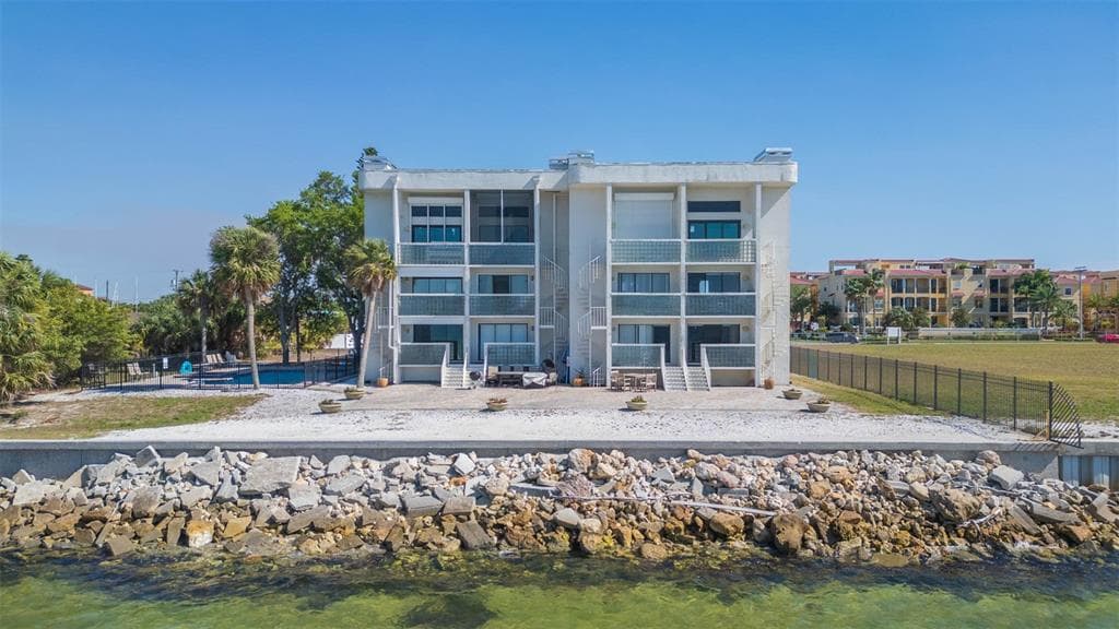 6504 SURFSIDE BOULEVARD UNIT 7 APOLLO BEACH, FL 33572
