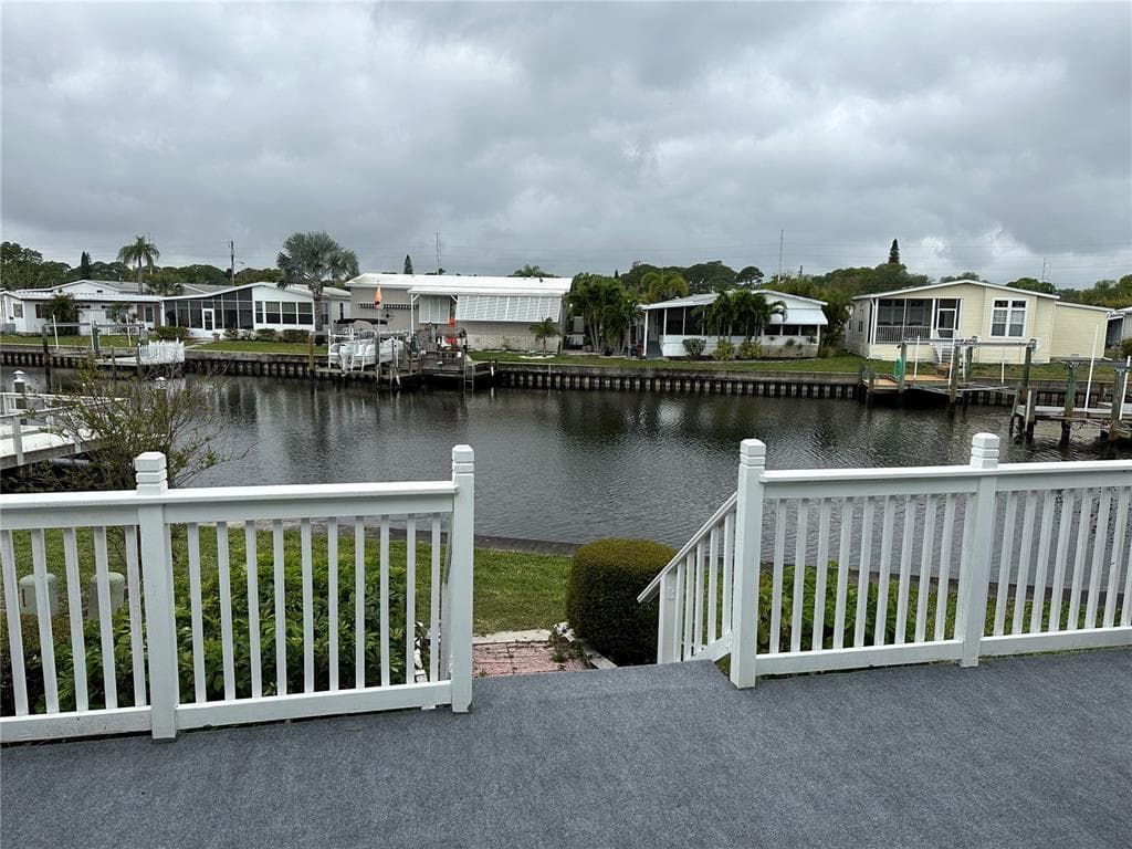 6852 MOUNT QUINCY DRIVE NE UNIT 351 ST PETERSBURG, FL 33702