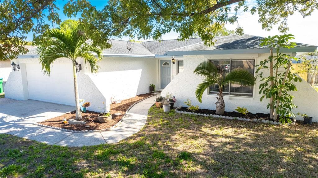 9182 85TH AVENUE LARGO, FL 33777