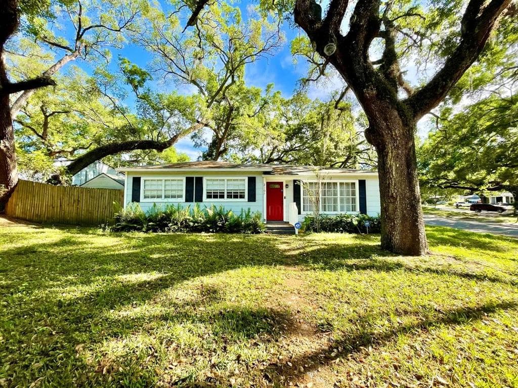 2101 E HOWELL STREET TAMPA, FL 33610