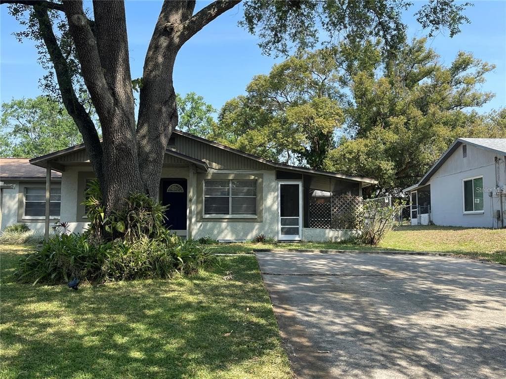 11604 VALENCIA DRIVE UNIT B SEFFNER, FL 33584