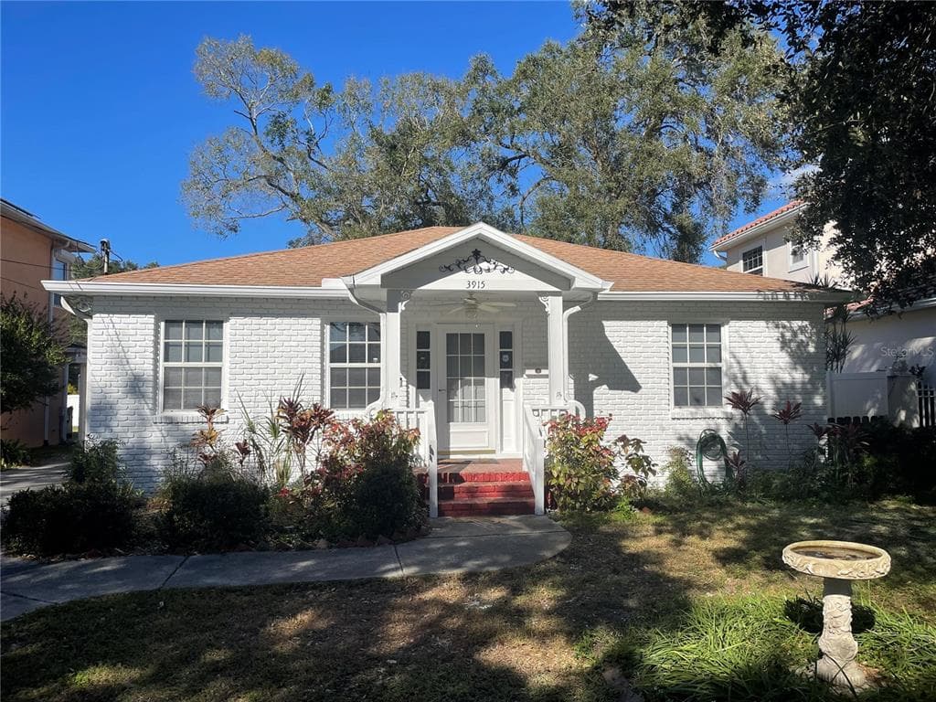 3915 W SWANN AVENUE TAMPA, FL 33609