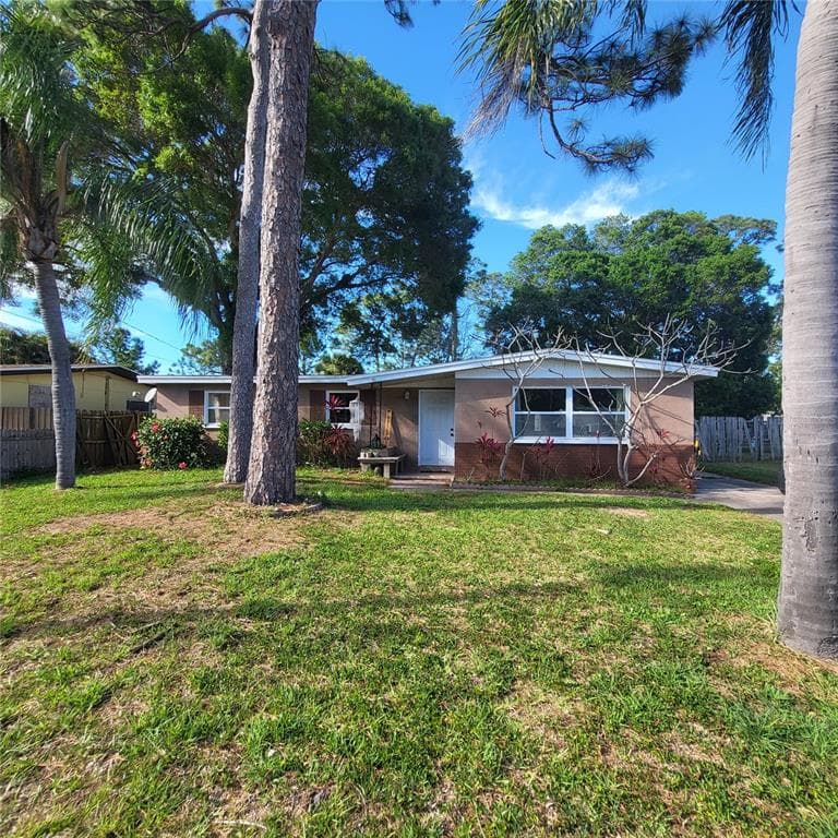 10891 124TH AVENUE SEMINOLE, FL 33778