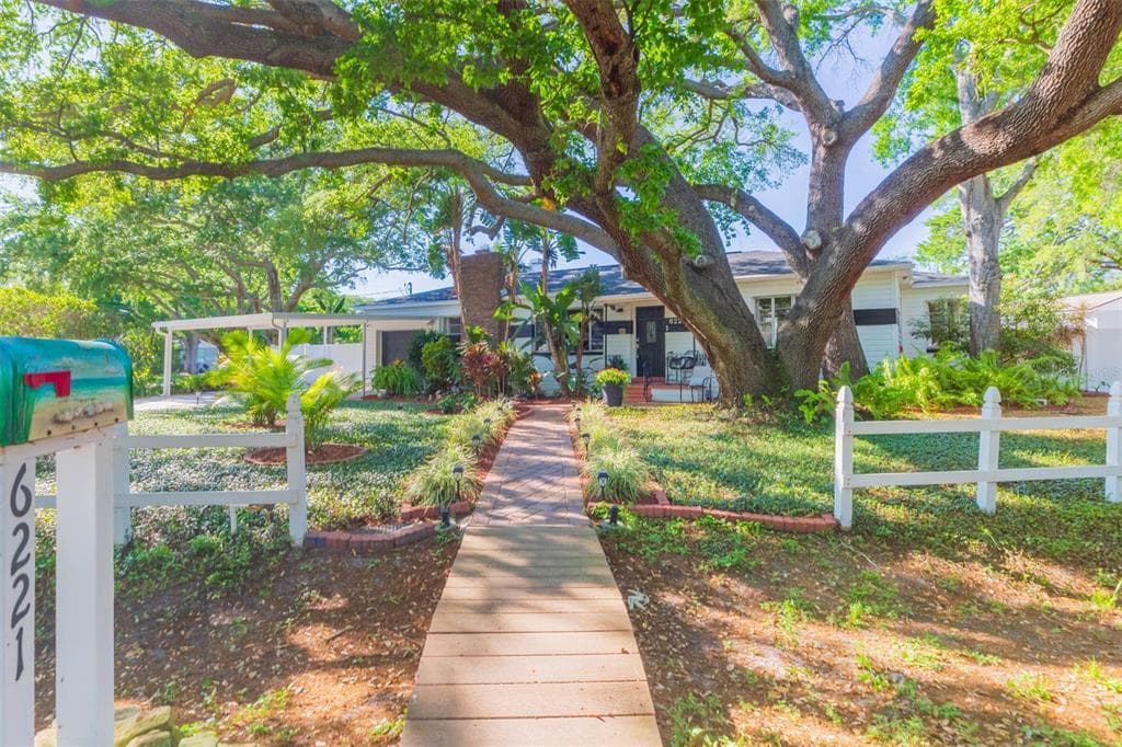 6221 S JONES ROAD TAMPA, FL 33611