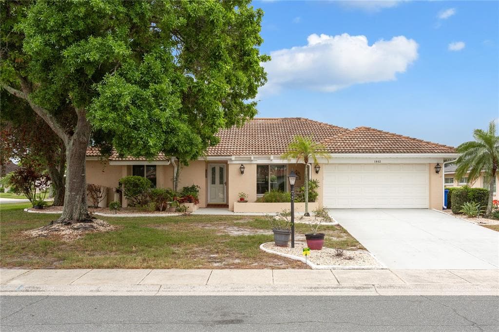 1802 GRANVILLE LANE SUN CITY CENTER, FL 33573