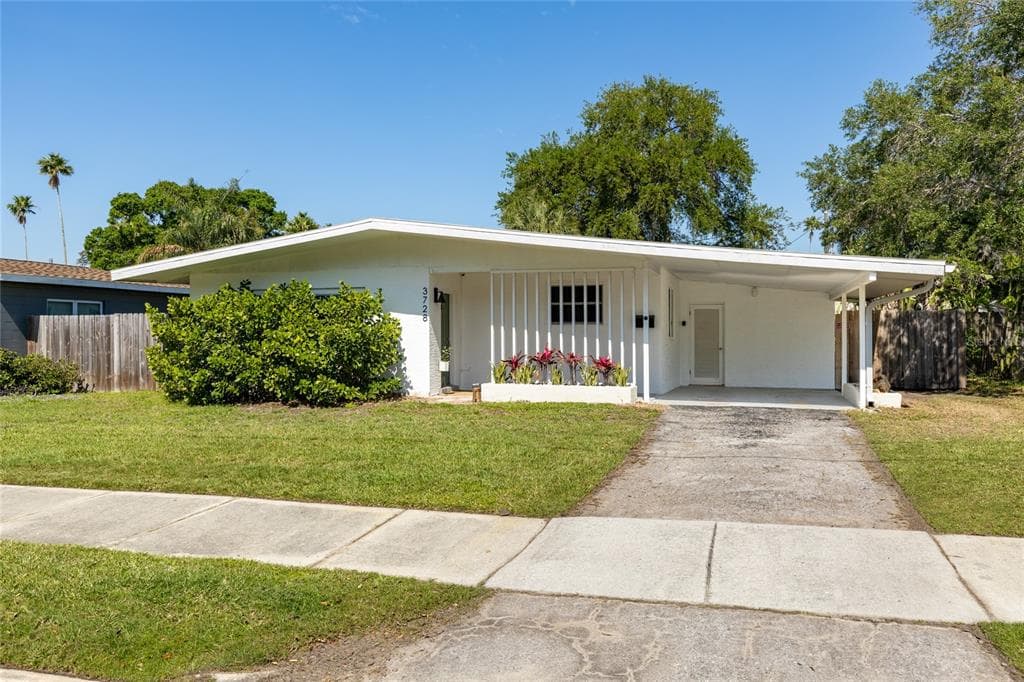 3728 OVERLOOK DRIVE NE ST PETERSBURG, FL 33703