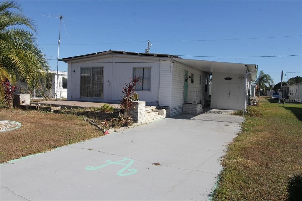 5244 BETTY STREET ZEPHYRHILLS, FL 33542