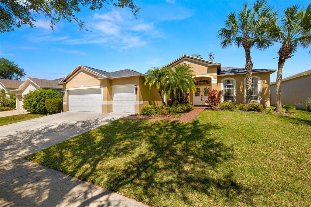16152 BRIDGEPARK DR LITHIA, FL 33547