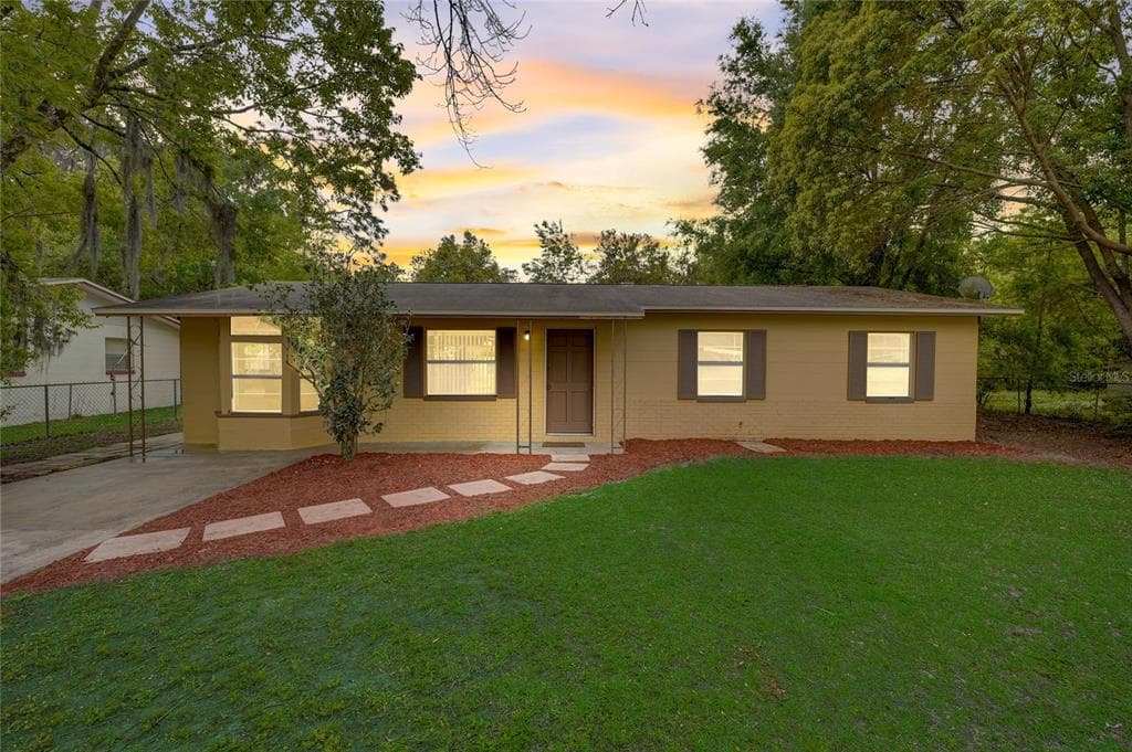 39022 BLUE JAY AVENUE ZEPHYRHILLS, FL 33542