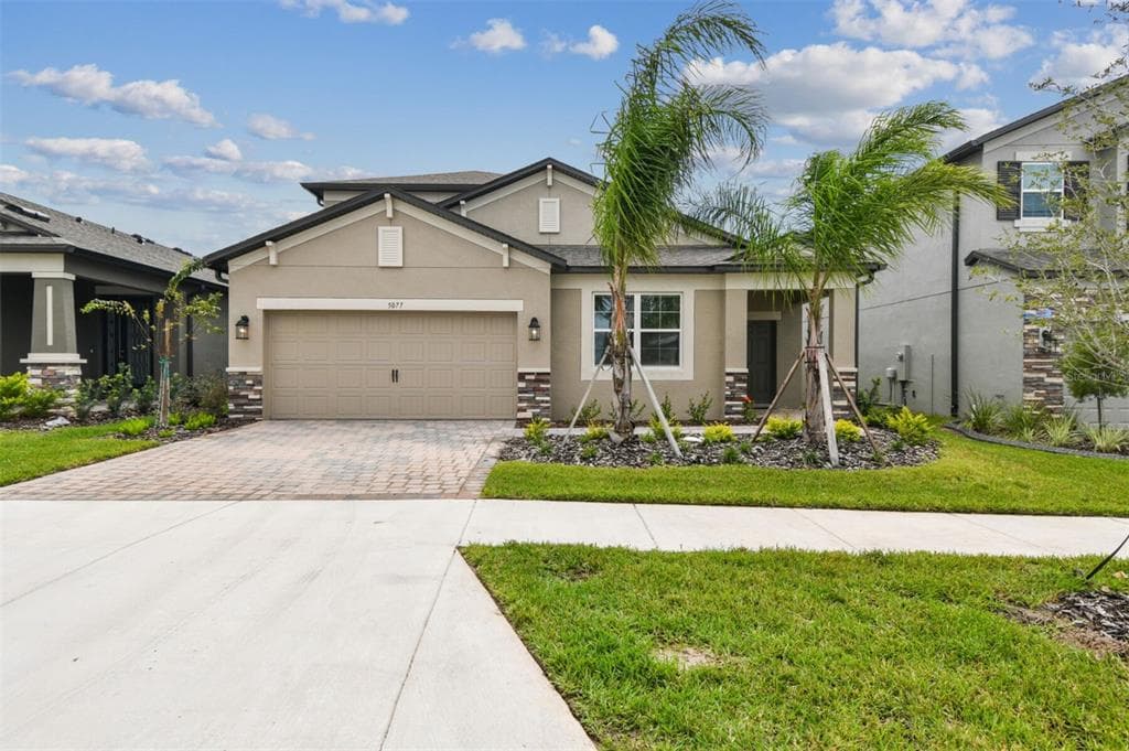 5077 BROMELIAD AVENUE WIMAUMA, FL 33598