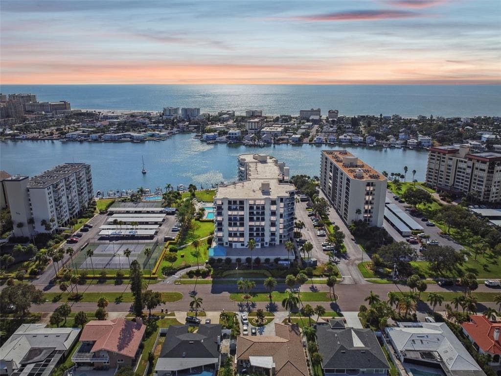 670 ISLAND WAY UNIT 906 CLEARWATER, FL 33767