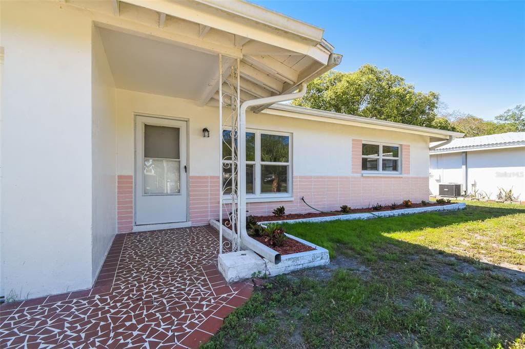 1565 CAMBRIDGE DRIVE CLEARWATER, FL 33756