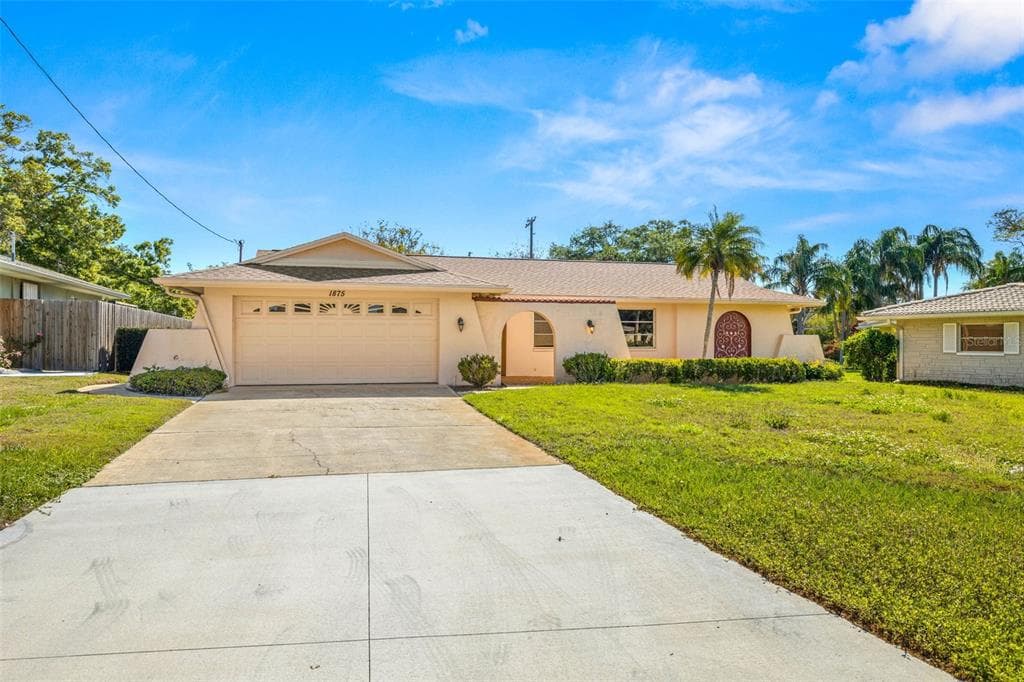 1875 DOLPHIN DRIVE BELLEAIR BLUFFS, FL 33770