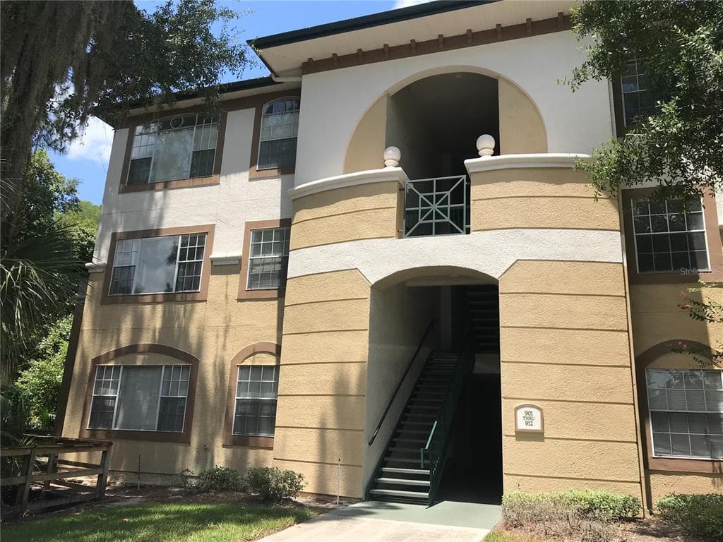 17112 CARRINGTON PARK DRIVE UNIT 902 TAMPA, FL 33647
