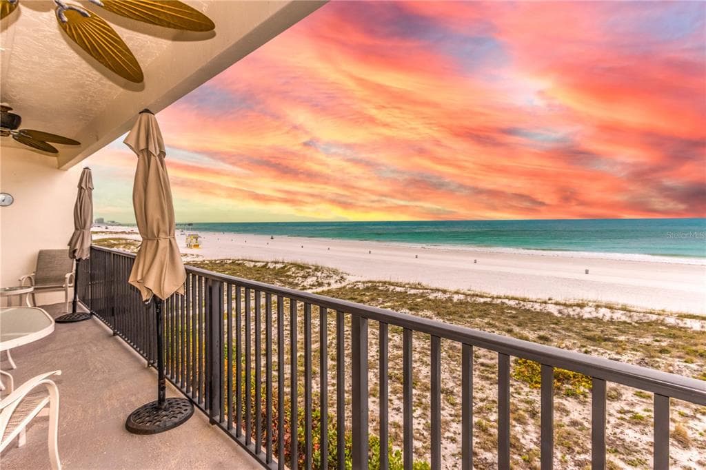 11 IDLEWILD STREET UNIT 402 CLEARWATER BEACH, FL 33767
