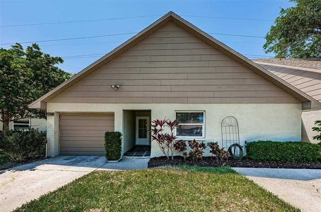 2815 RAMPART CIRCLE CLEARWATER, FL 33761